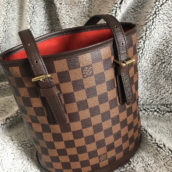 Louis Vuitton Handbags - Authentic Louis Vuitton Damier Marais Bucket Bag-